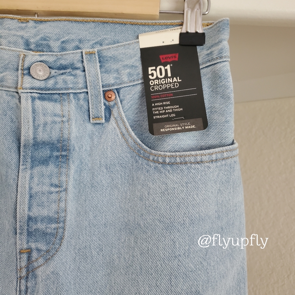NWT Levi’s 501 Straight Cropped Jeans in Light Wash - Picture 9 of 13